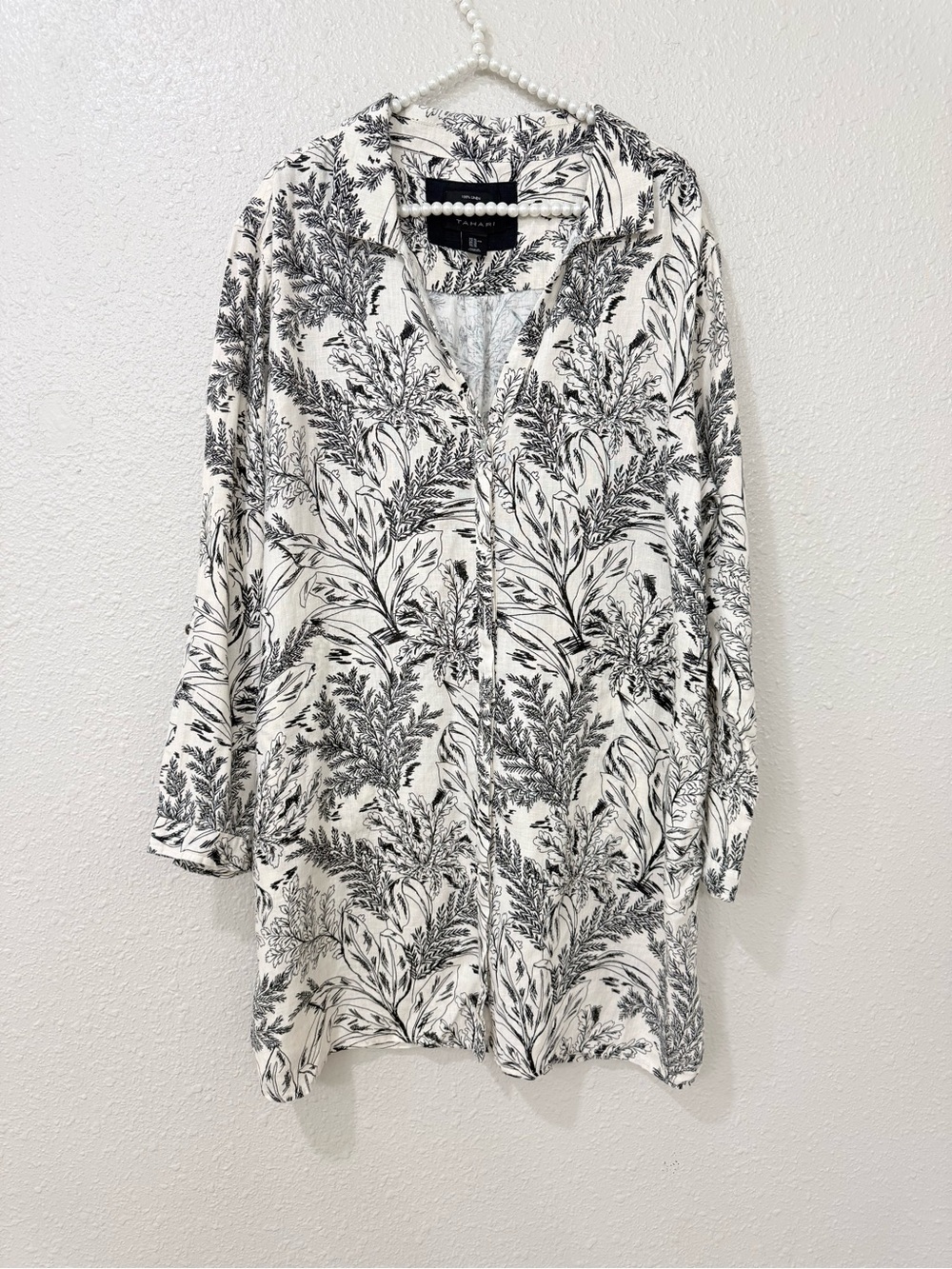 Tahari 100% Linen Tunic Top XL Black White Floral Botanical Print Pockets